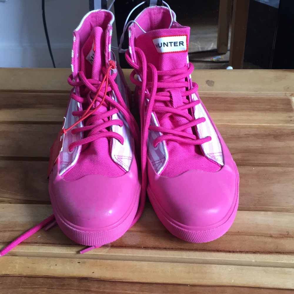 pink shoes